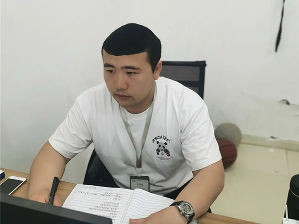 体育老师罗振 孜孜不倦育才路 矢志不渝